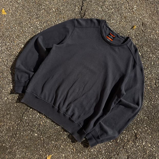 파라점퍼스 로고 포인트 크루넥 니트