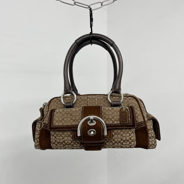 코치 자카드 시그니처 버클 포켓백