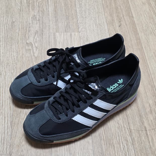 아디다스 운동화