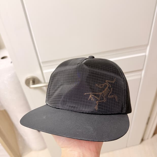 아크테릭스 퍼포먼스 트러커햇