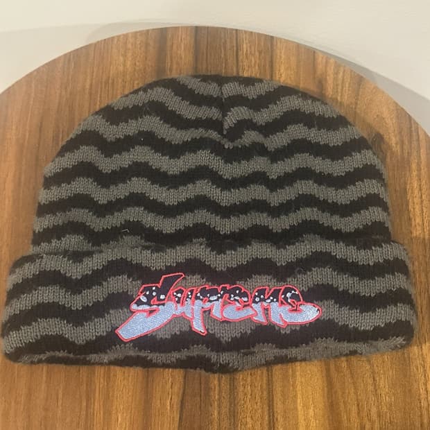 슈프림 웨이비 스트라이프 그래피티 비니