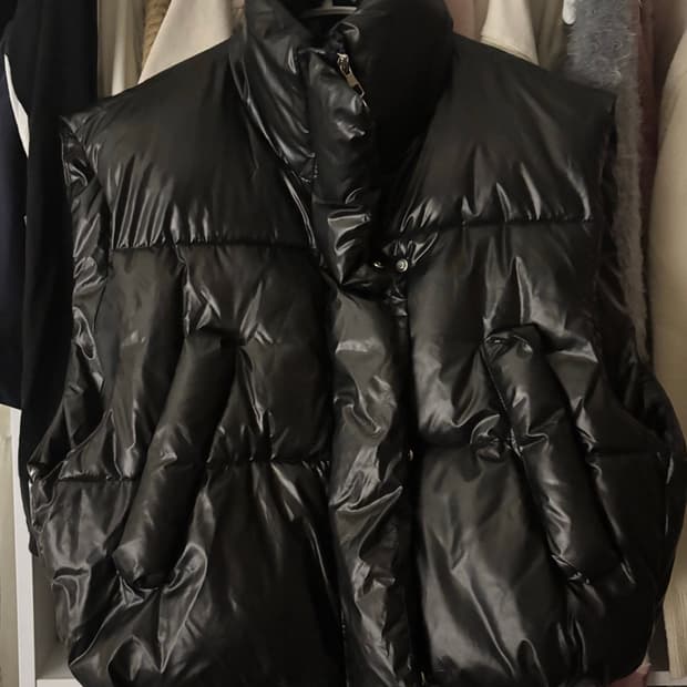 블랙 크롭 조끼 패딩