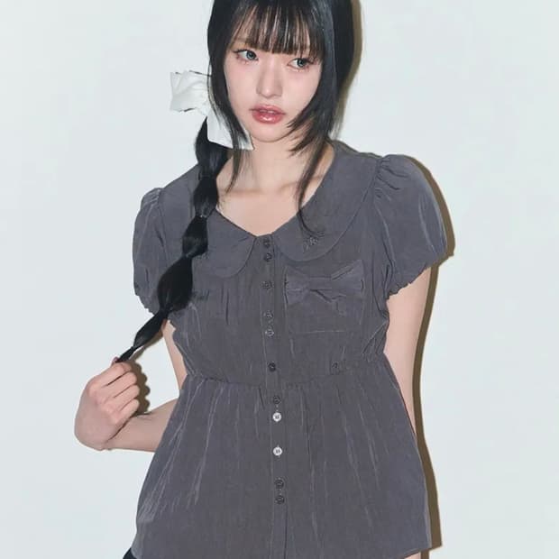 일리고 포밍 리본 퍼프 블라우스 차콜