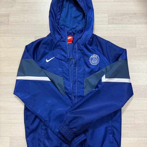 NIKE 파리 생제르망 바람막이