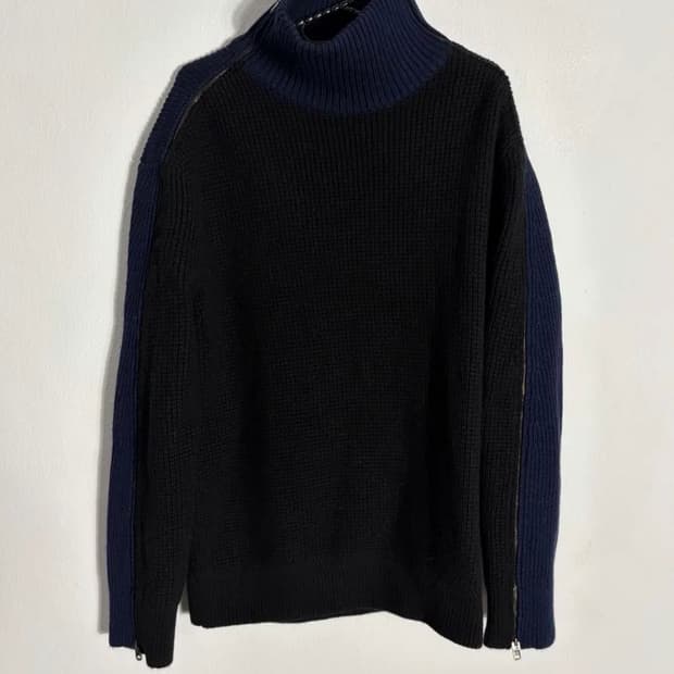 한섬_시스템 배색 터틀넥 니트 스웨터(95)