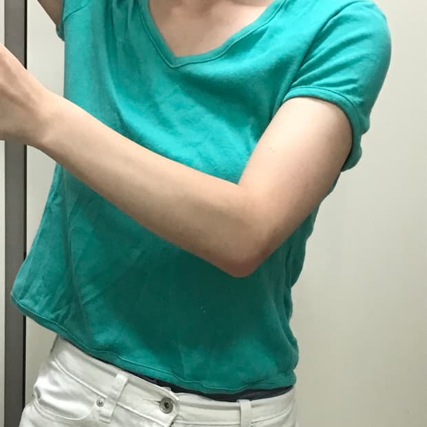 민트 반팔 브이넥 너드 스즈코 하구미 레이어드 카모메산장 빈티지