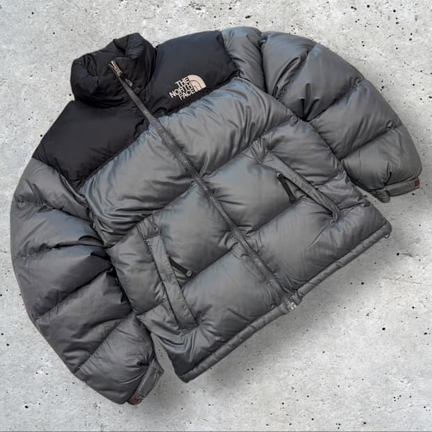 [90] 노스페이스 700 구스 다운 눕시 패딩 그레이/블랙 C197