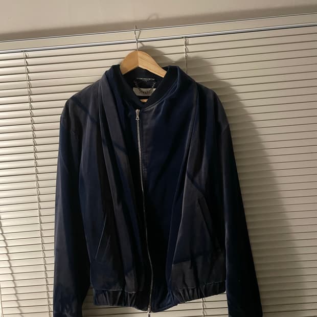 지용킴 23aw 선블리치 숄카라 봄버