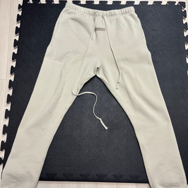 피오갓 에센셜 스웻팬츠 