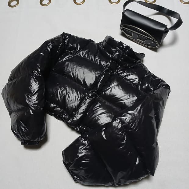 우먼 크롭 패딩 탈부착 조끼 투웨이 자켓 유광 글로시