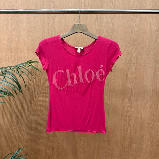 끌로에 반팔 티셔츠 전면 빅로고 프린팅 디테일 슬림핏 핑크