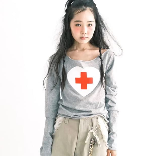 샵페어리 크로스 하트 오프숄더 그레이