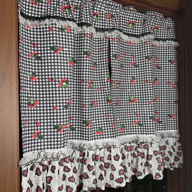 방꾸) 블랙 체크 딸기 프릴 노렌 커튼