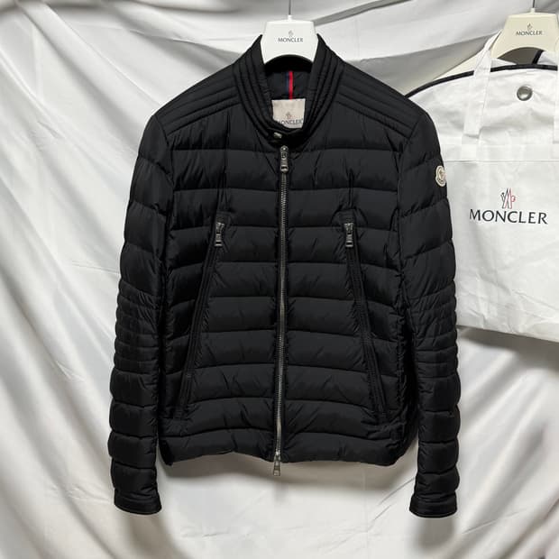 [S+급/3] 몽클레어 아미오 경량패딩 자켓 블랙 풀구성