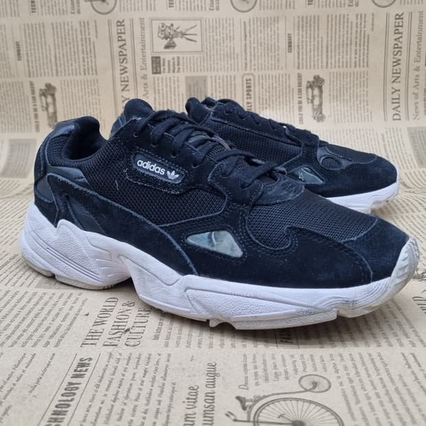 아디다스 팔콘 블랙 스니커즈250