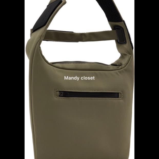 혜인서 스포츠백 카키 제니착용