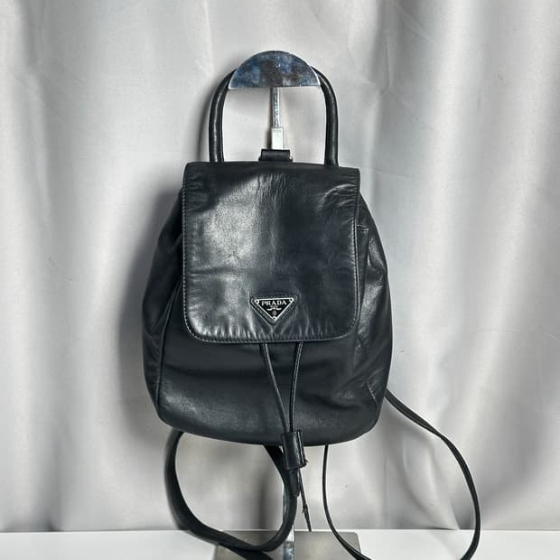 프라다 빈티지 블랙 램스킨 미니 백팩