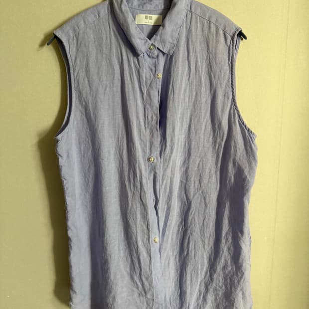 유니클로 린넨 민소매 블라우스