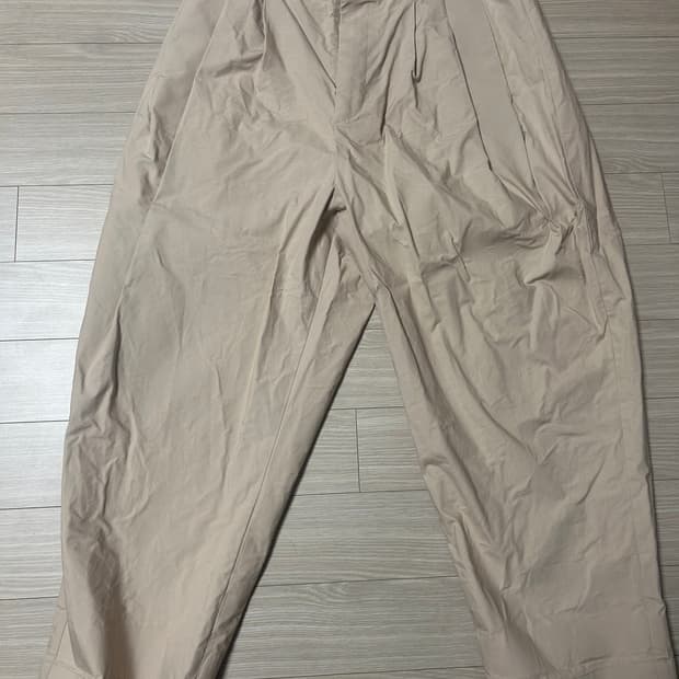 헤드메이너 4플리츠 팬츠 M사이즈 팝니다.
