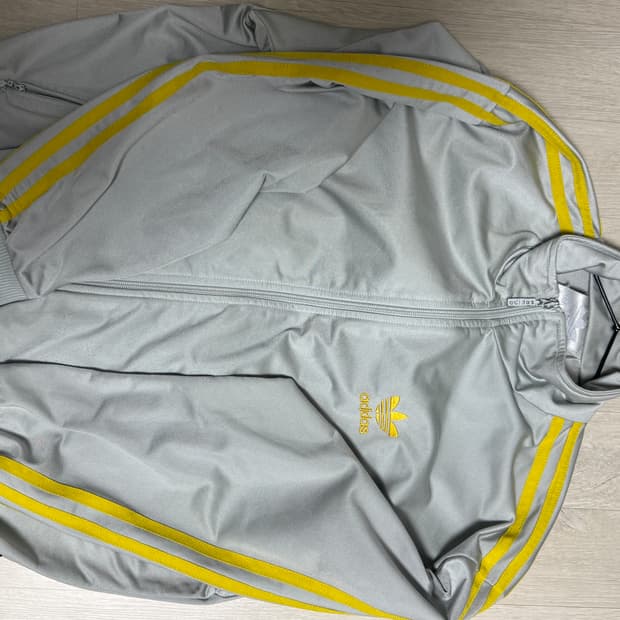 아디다스 트랙탑 그레이 옐로우 라인