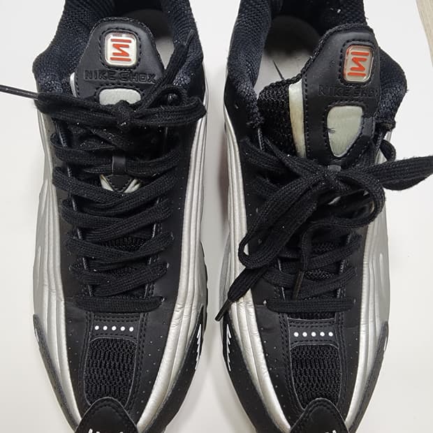 나이키 샥스 R4 블랙 메탈릭 실버 270mm