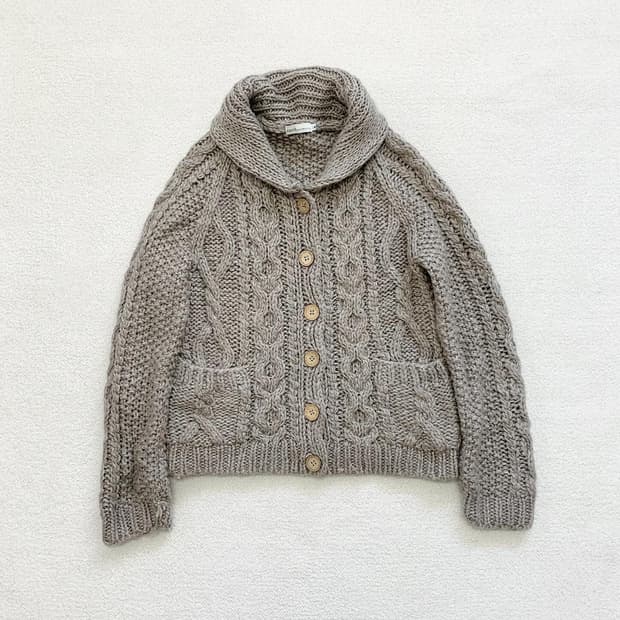 어스뮤직 우드자수 코코아 울 혼방 가디건