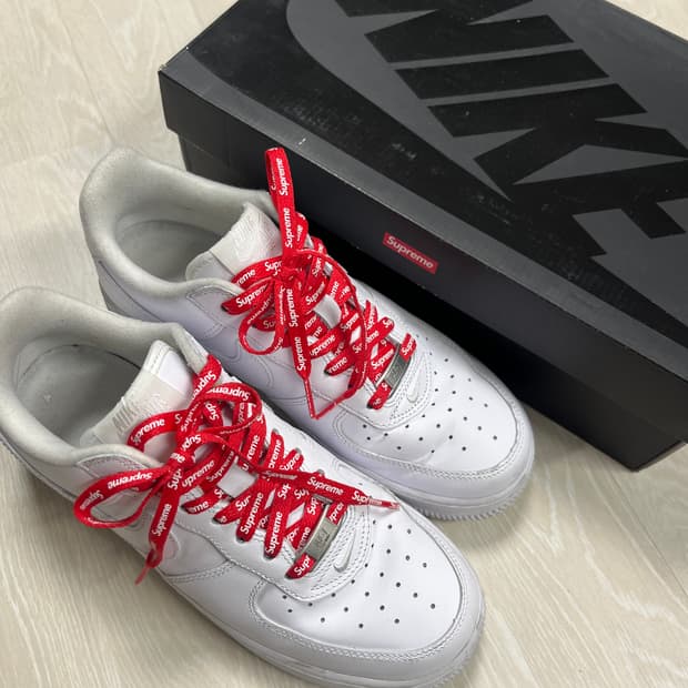 나이키 에어포스 1 로우 SP 슈프림 흰색 250