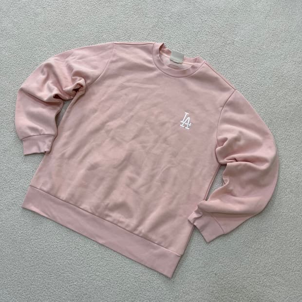 L 엠엘비 스몰로고 긴팔 맨투맨 0323M