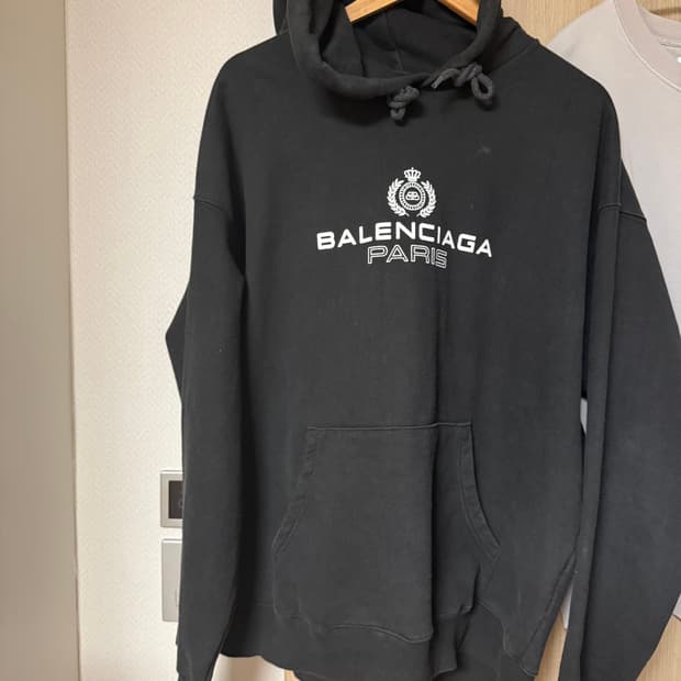 발렌시아가 월계수 파리 bb로고 후드티
