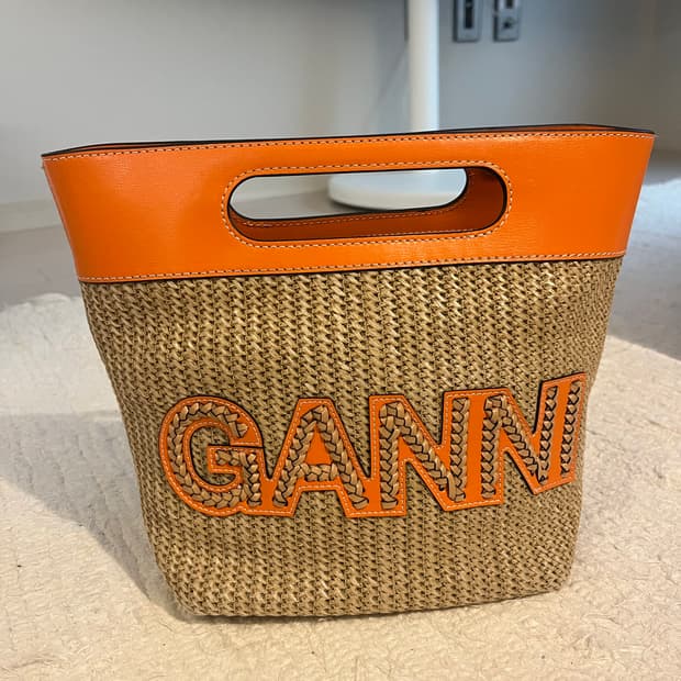 Ganni 라탄백 새상품
