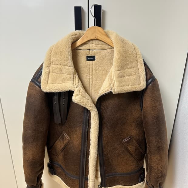 L) 피콕 무스탕 팝니다