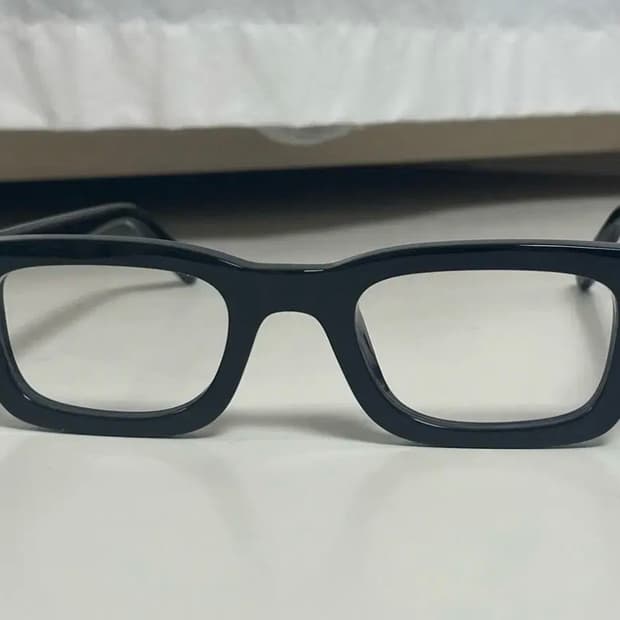 언커먼 벅 안경 홍태준 착용안경