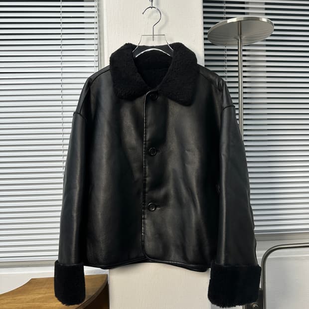 carriere short 리버시블 에코레더 무스탕 블랙 os 