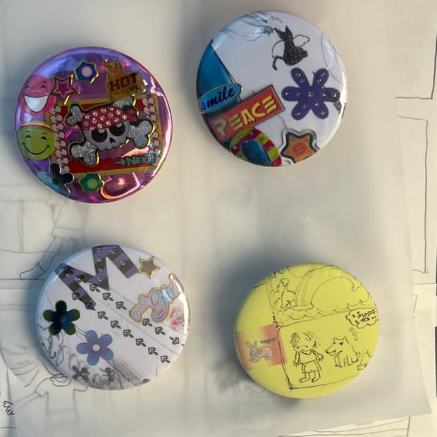 뱃지 핀버튼 브로치 { 4ℯ𝒶-1𝓈ℯ𝓉 }