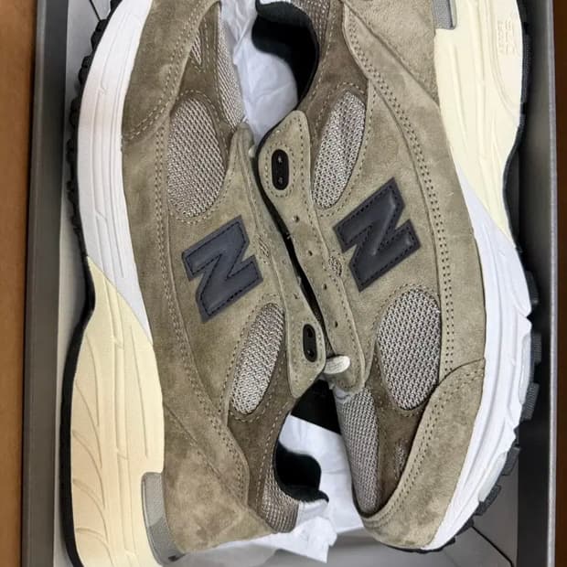 뉴발란스 자운드993 270사이즈 팝니다
