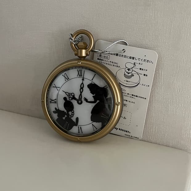 도쿄디즈니 정품 앨리스 시계모양 라이트 참