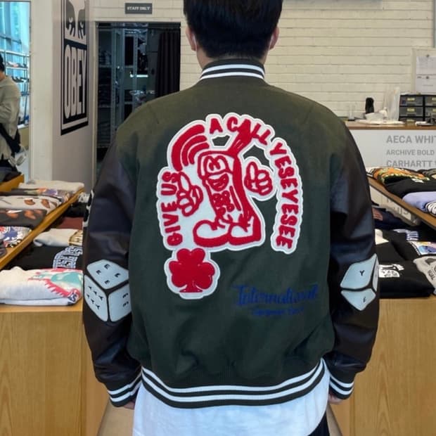 예스아이씨 바시티 미시착 새상품 L