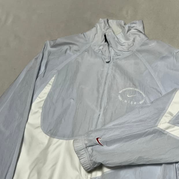 L 나이키 우븐 화이트 빅스우시 바람막이