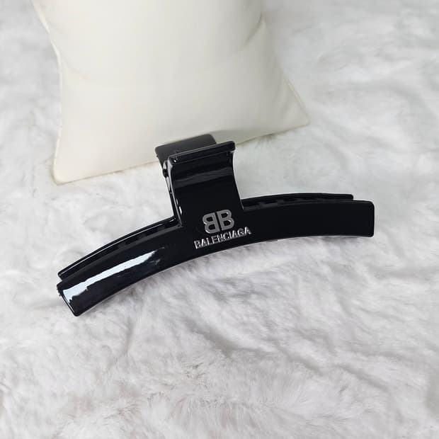 발렌시아가 헤어 클립 집게핀 