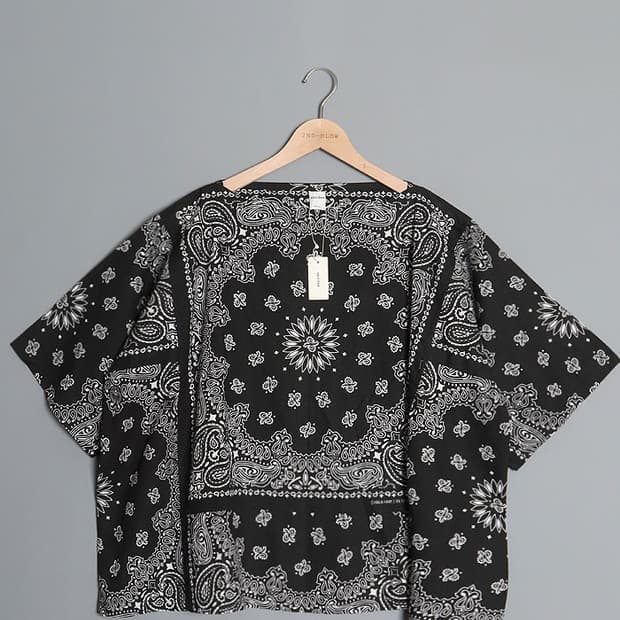 apoidea HAV-A-HANK Bandana Shirts