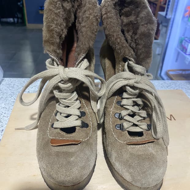 산드로 양털 스웨이드 웨지 부츠