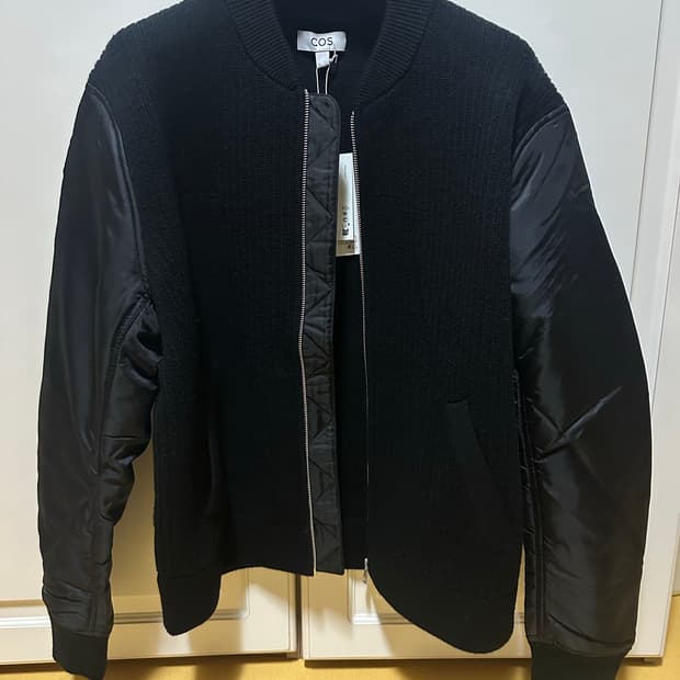 (새상품)cos 메리노울 나일론 보머 재킷 블랙 L
