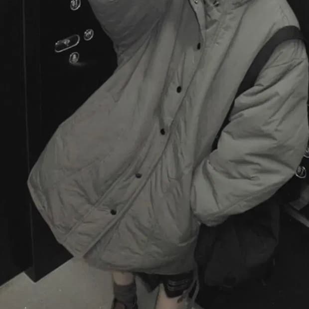 김아홉 세이지 컬러 롱야상 패딩