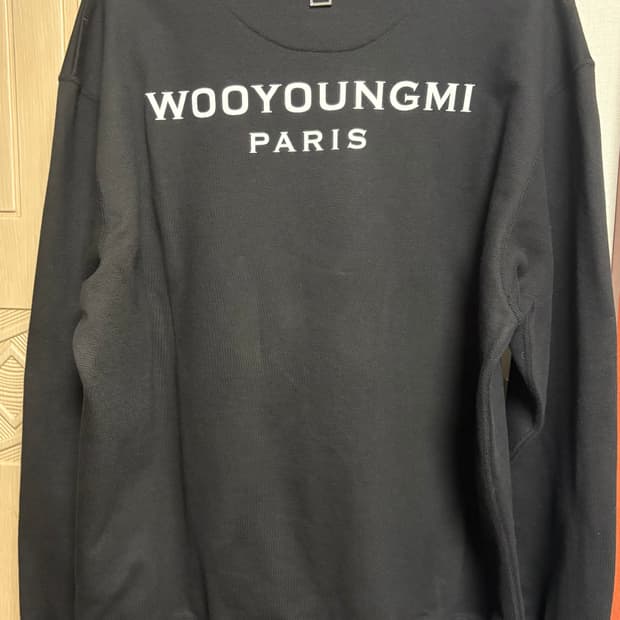 우영미 백로고 맨투맨