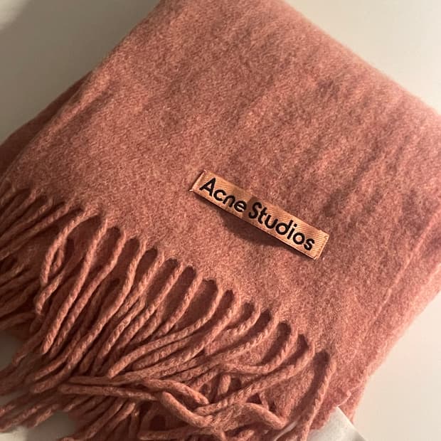 아크네스튜디오 로즈 멜란지 머플러