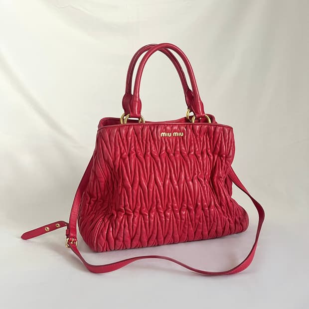 미우미우 2-way 마테라쎄 레더 백