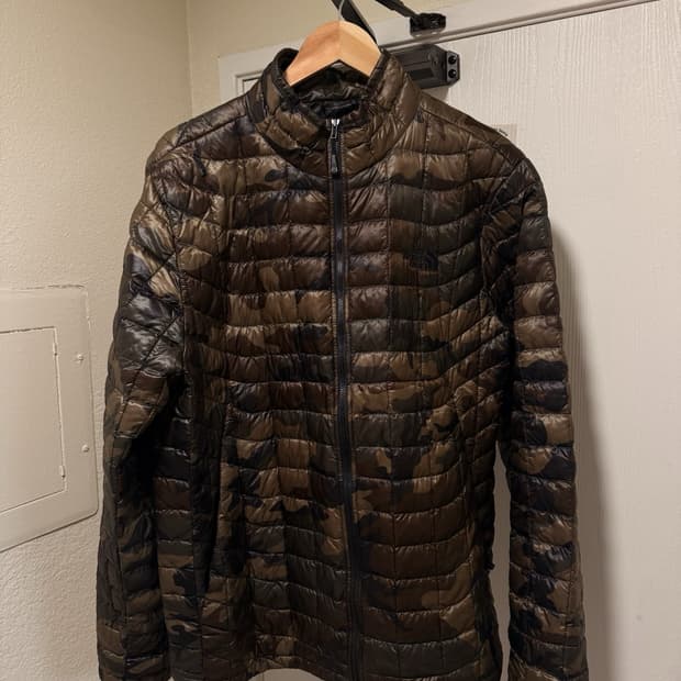 노스페이스 인슐레이션 자켓 카모패턴 경량 패딩