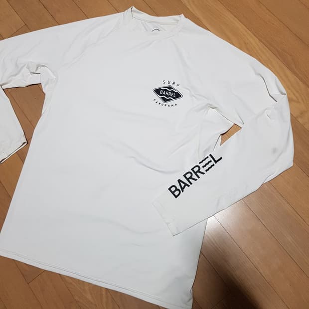 105 / 베럴 / 레쉬가드 /수영복/화이트