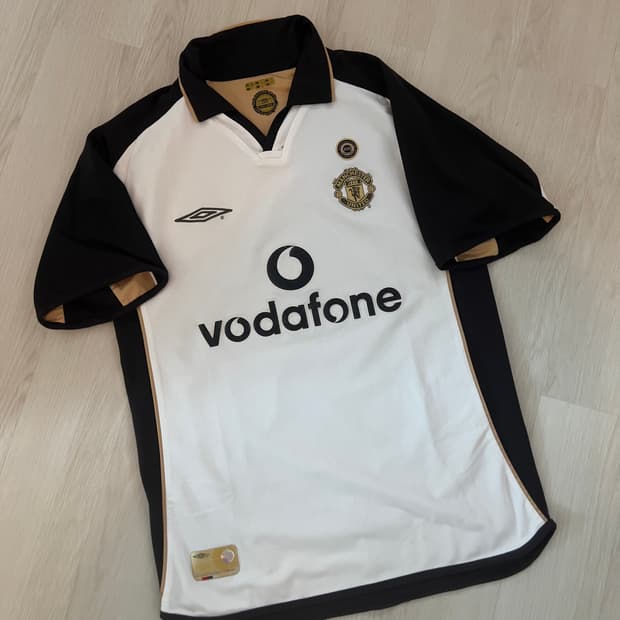 01/02 맨체스터 유나이티드 어웨이 백주년 베컴 유니폼
