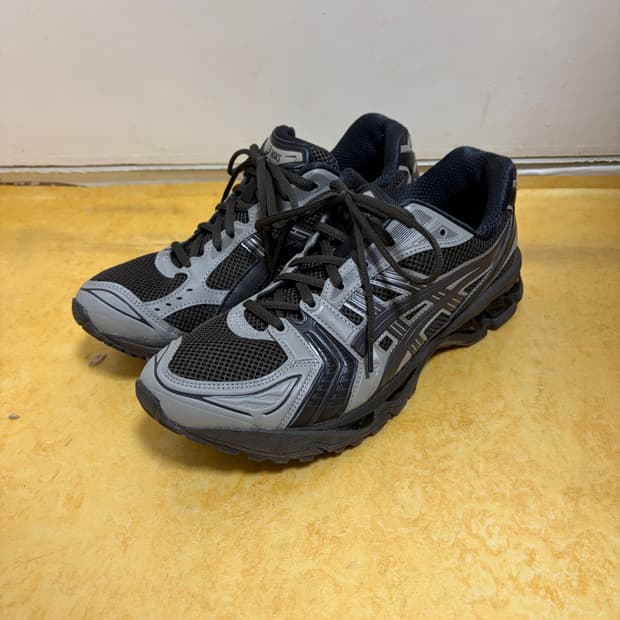 아식스 아트모스 언더마이카 젤카야노14 페퍼블랙